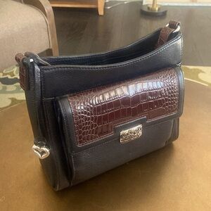 Very nice Brighton handbag. Gently used!